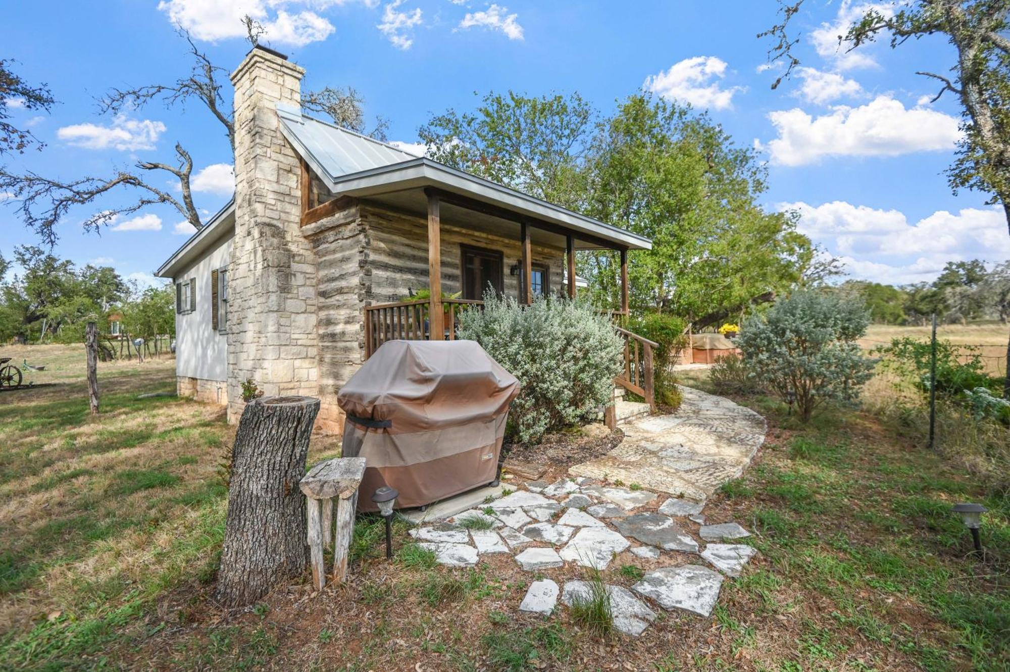 Cabins On Knopp School-Chula Vista Cabin Fredericksburg Exterior foto
